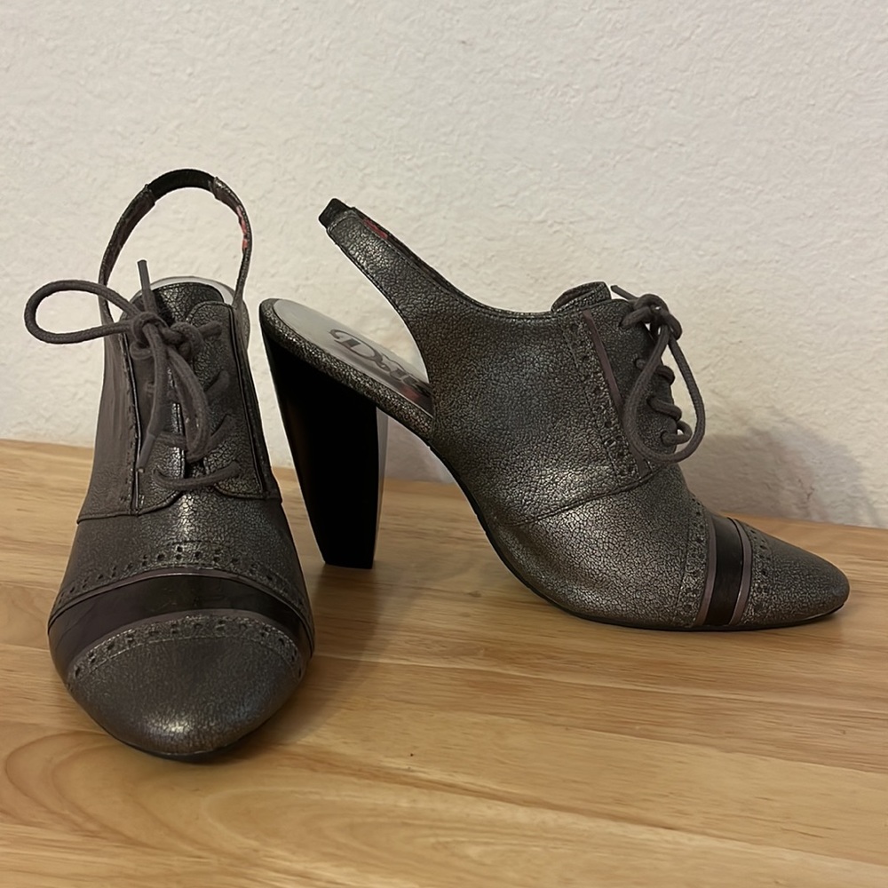 Nina Dolls 10M Oxford “Snitch” Gray Crackled Lace-Up SlingBack Heels
